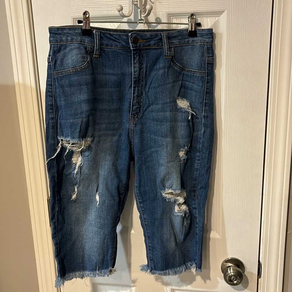 EUC Fashion Nova Bermuda’s